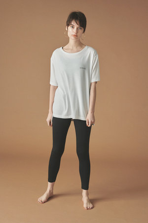 ロゴTシャツ