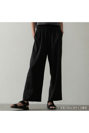 リラックスサテンパンツ