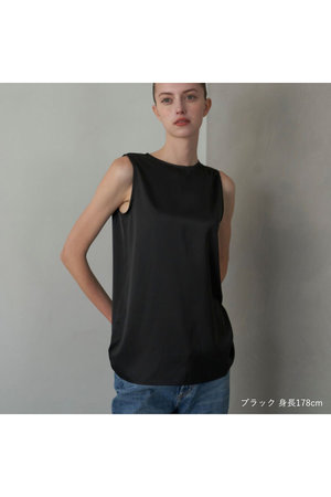 サテンノースリーブ