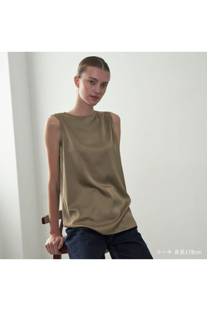 サテンノースリーブ